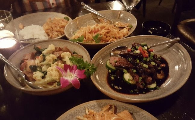 De Thai Cuisine Marda Loop Thai food restaurant sw Calgary