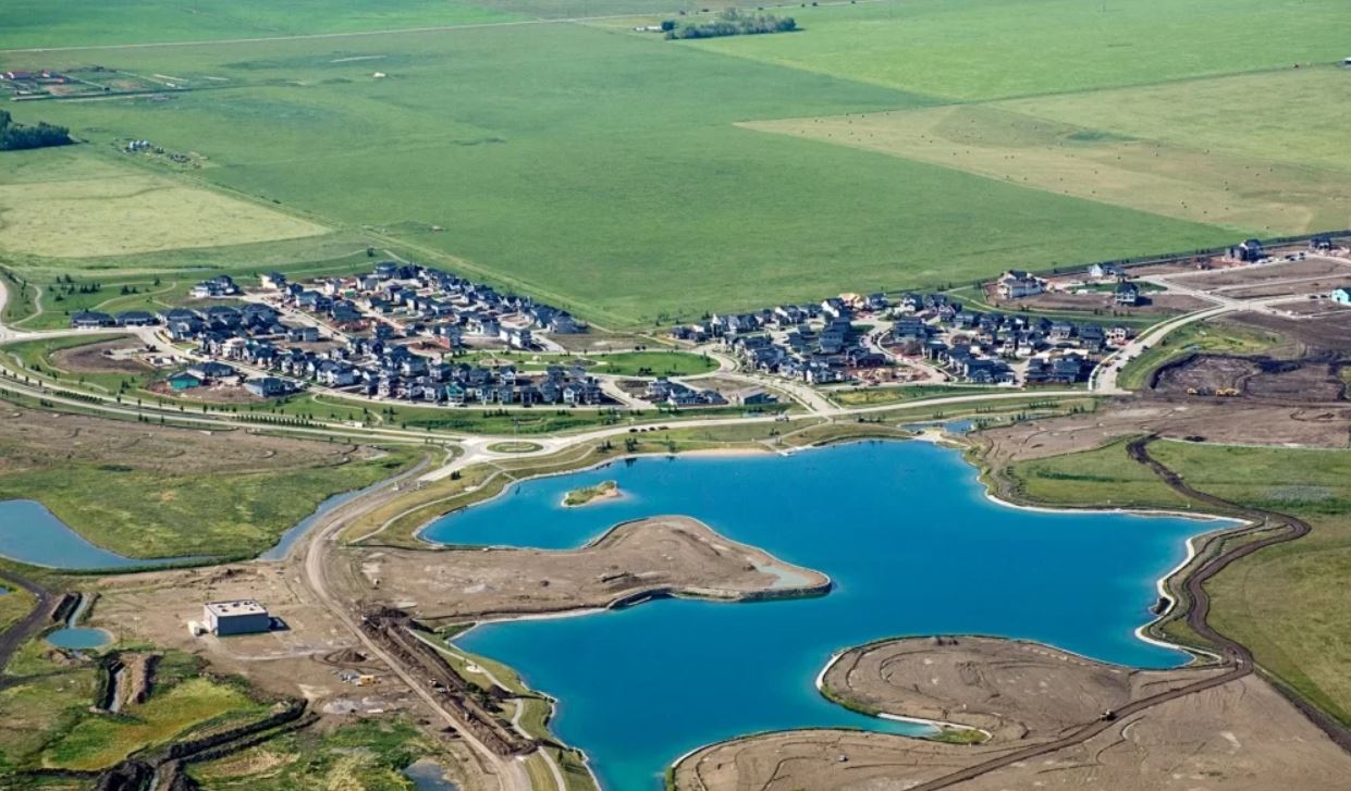 Lake communities near Calgary - Harmony