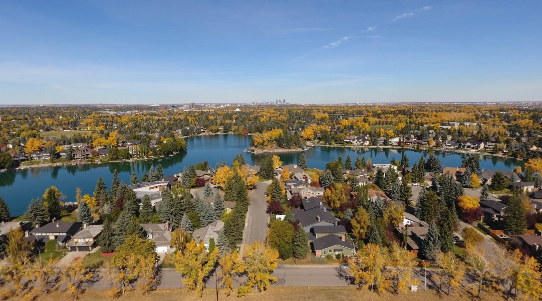 Best lake communities in Calgary - Lake Bonaventure