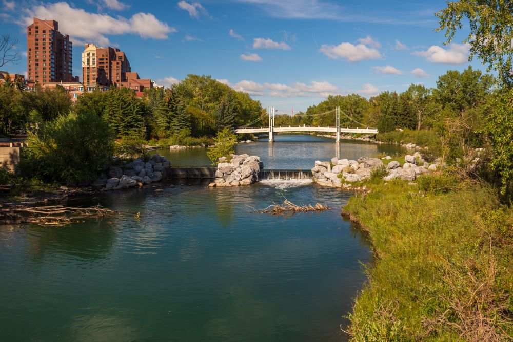 Elbow River parks and pathways riverside communities in SW Calgary